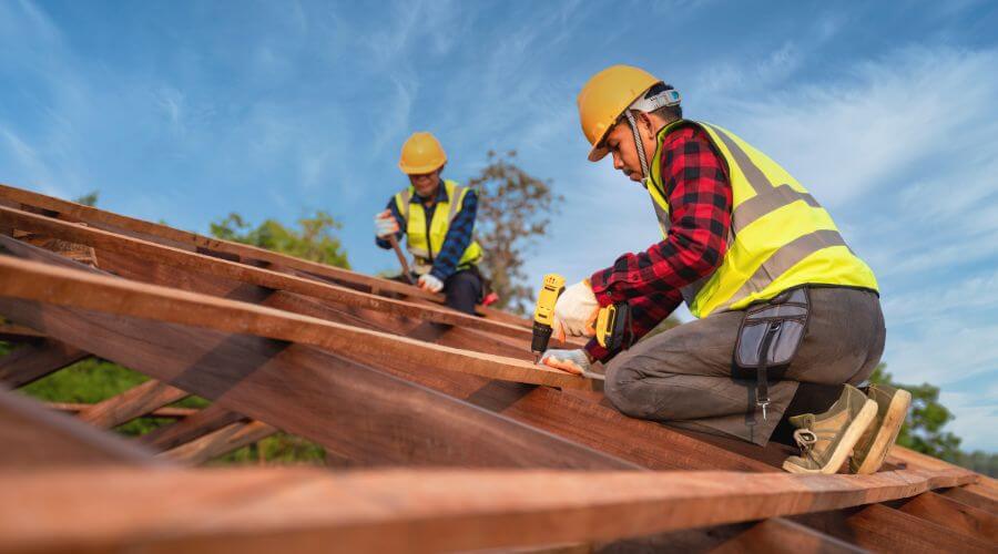Professional gutter cleaning in Miramonte, CA